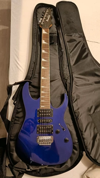 Reserviert • Gelöscht • 
        E-Gitarre Ibanez GRG170DX mit Tasche