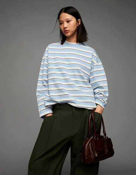 Sweter w paski