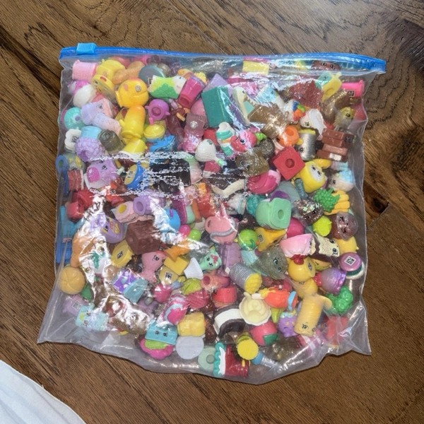 Shopkins Huge Lot Of 277 Shopkins