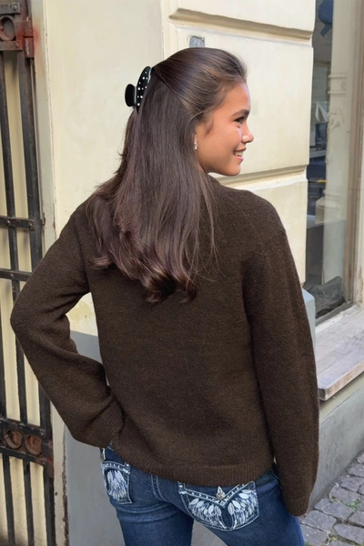 Y oversized knitted sweater
