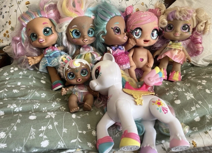 Large Kindi Kids 10” Dolls &amp; Magical Horse Bundle . VGC