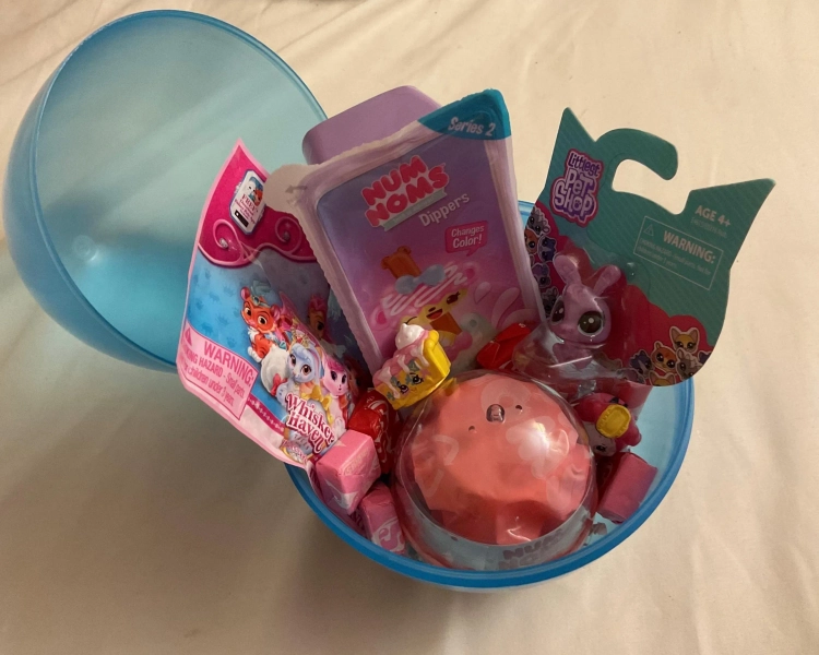 2010s Nostalgic surprise Easter Egg – Deadstock Toys and stationary Surprise