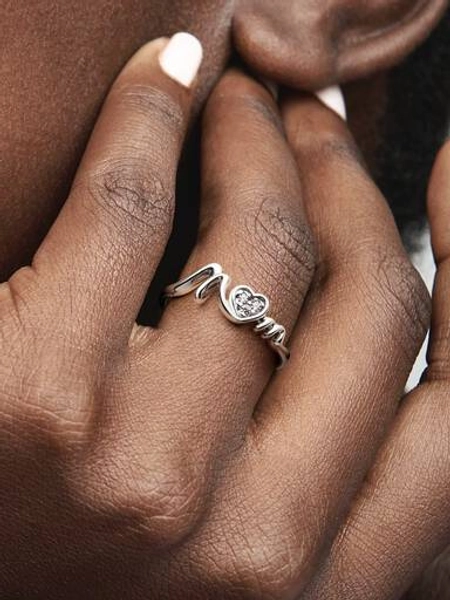 Mum Pavé Heart Ring | Sterling silver | Pandora UK