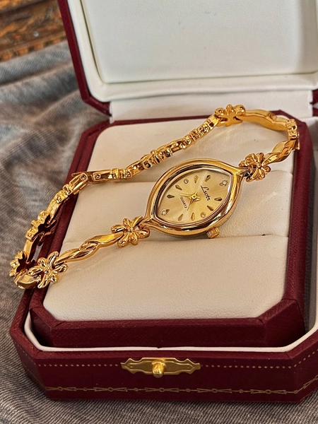 New Gold Bangle Watch For Women, Vintage Luxury Style, Fashion Minimalist Elegant, Lightweight Versatile, Quartz Movement, Suitable For Parties, Vacations And Daily Wear, Perfect Gift For Valentine's Day, Birthday, Mother's Day And More, Ideal Choice For Friends