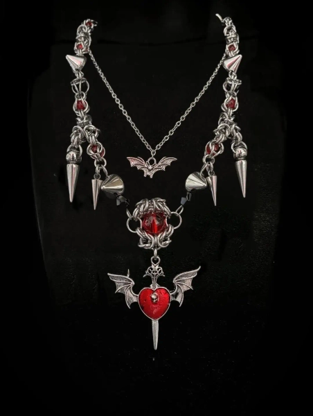 Vampire Heart Gothic Necklace - Grizz Studio