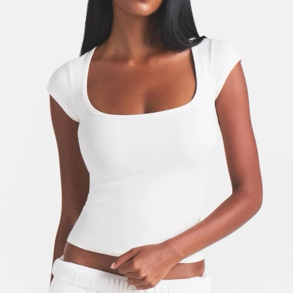 SKIMS Women's Scoop Neck T-Shirt