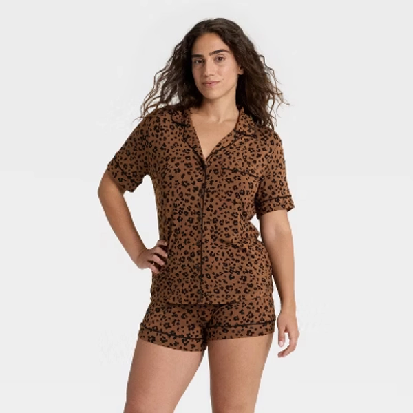 Women's Cloud Knit Leopard Print Short Sleeve Notch Collar Shirt and Shorts Pajama Set - Auden™ Brown M