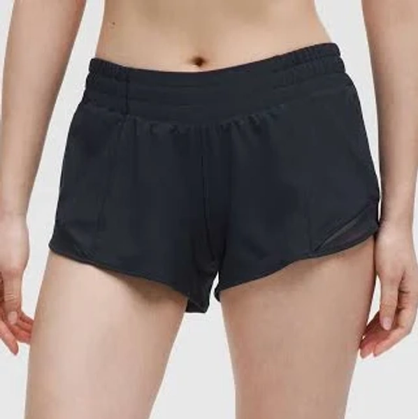 lululemon Hotty Hot Low-Rise Lined Short 2.5
