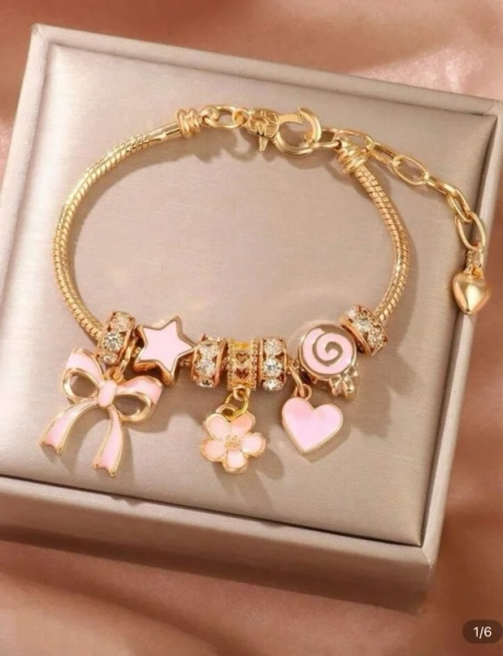 Charm bracelet 