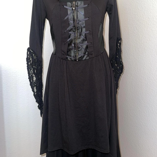 Black gothic dress with lace sleeves #gothicfashion...