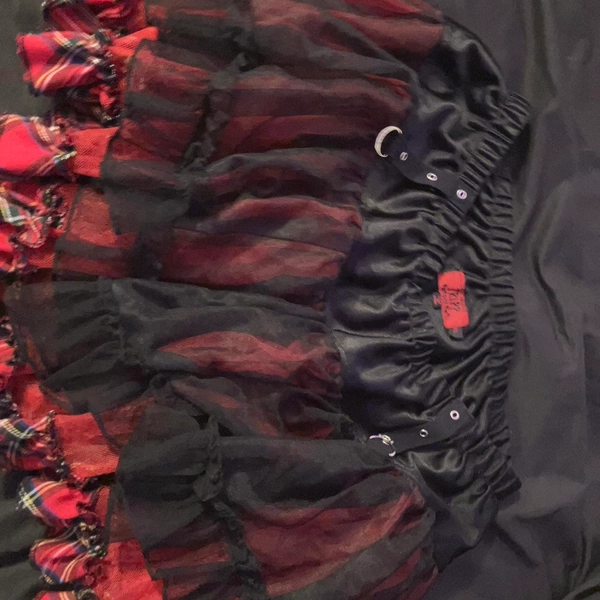 tripp nyc skirt size xl but can be...