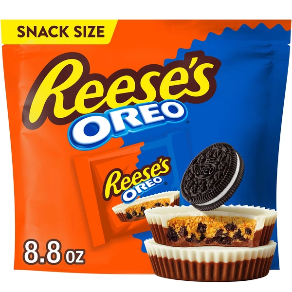 Reese's OREO Milk Chocolate and White Creme Snack Size Peanut Butter Cups Candy, Bag 8.8 oz - Walmart.com