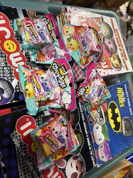 Shopkins Chef Club Series 6 Blind Bag 1 shopkin in a recipie Book lot of 7 bags