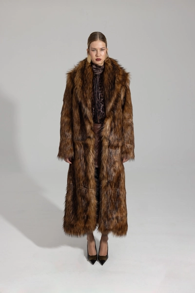 Modular Fur In Hazelnut