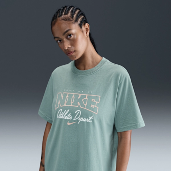 Nike Sportswear Women's Loose Short-Sleeve Graphic T-Shirt - Cannon - Size XS