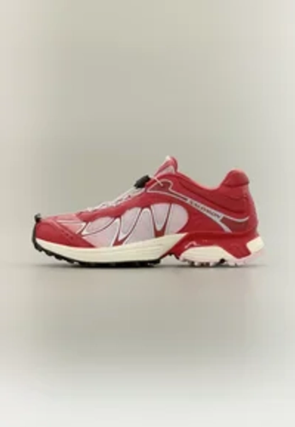 XT WHISPER UNISEX - Baskets basses - lava falls/footwear silver-coloured/vanilla ice