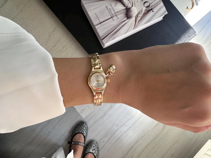 Elegant Gold Women’s Watch – Adjustable Vintage-Style Bracelet Watch – Small Feminine Quartz Wristwatch Gift