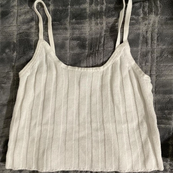American Eagle women’s cropped knitted tank, size...
