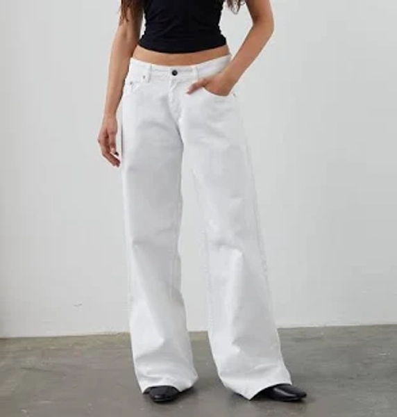 Women's Low Rise Roomy Jeans