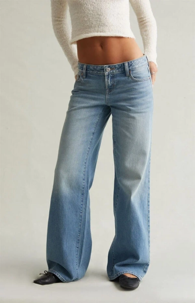 Ultimate Low Rise Baggy Jeans Light Blue