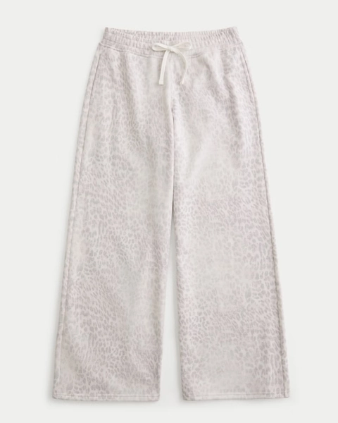 Hollister Feel Good Low-Rise Snow Leopard Print Baggy Sweatpants