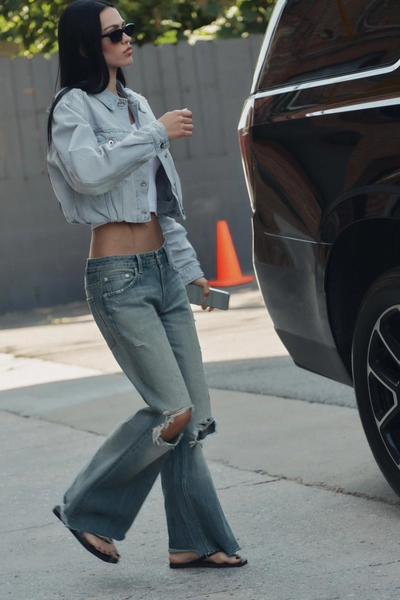 TRF FLARE RIPPED MID-RISE JEANS