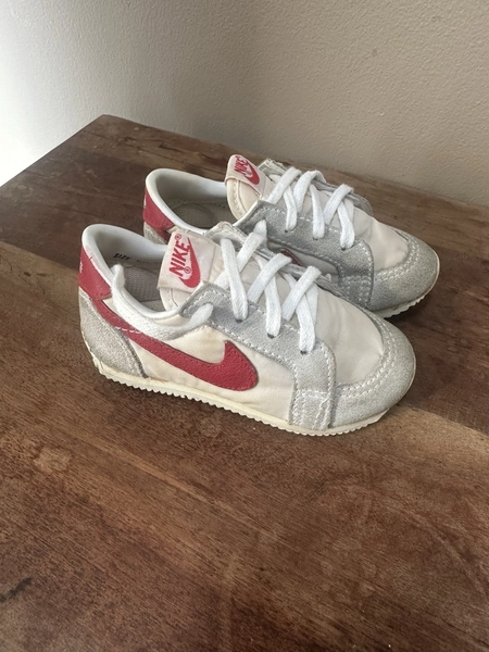 Vintage Nike 1980s baby sneakers 5 1/2 tennis shoes Made in Korea Red