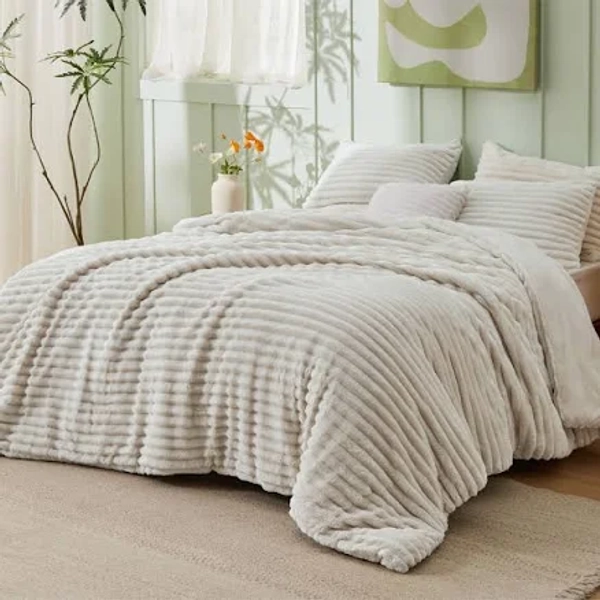 Best Seller Bedsure Super Soft Faux Fur Fluffy Comforter Set, 299GSM Bedsure Color: Linen Size: Queen Comforter + 2 Standard Pillowcases