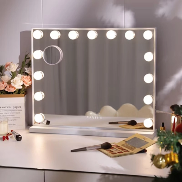 Desktop vanity mirror