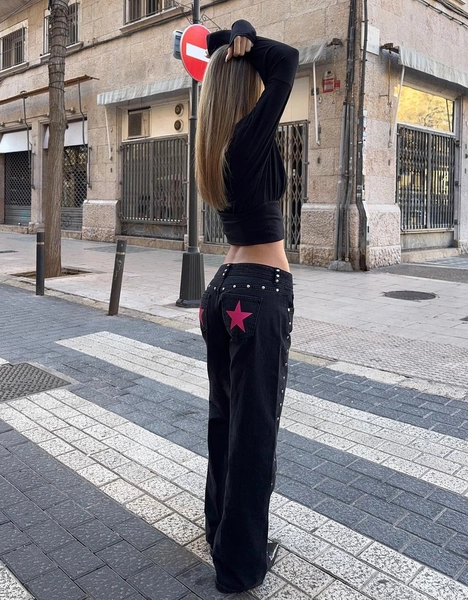 Jeans baggy fit vita bassa borchie stelle