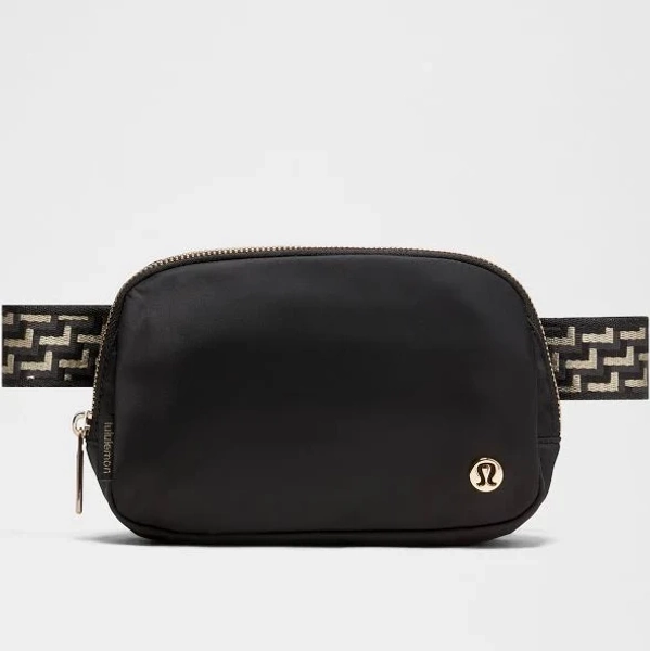 Lululemon Everywhere Belt Bag