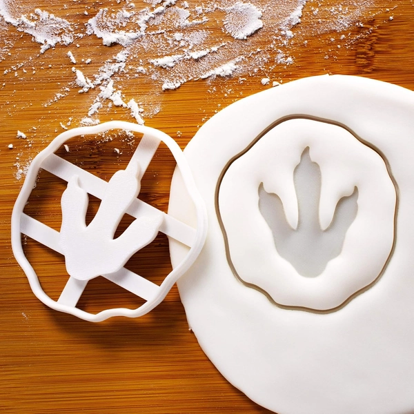 1pc T-Rex Footprint Fossil Cookie Cuttersuitable for Icing, Cake Decoration, and Cookie Pressing-perfect for Party, a Must-have Baking Essential, and Cookie Decorating Supplies.