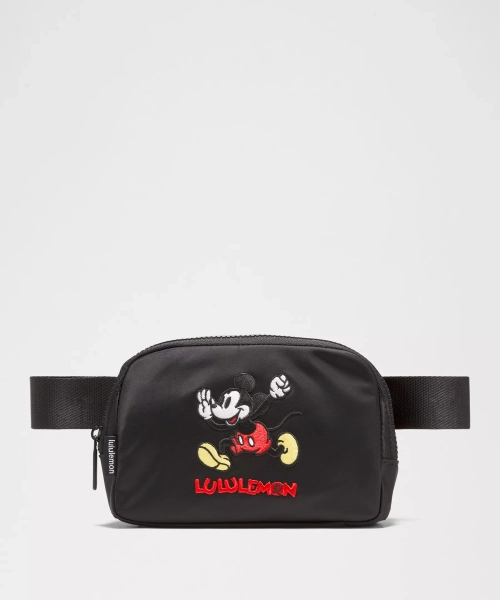 Disney x lululemon *Everywhere Belt Bag 1L Mickey in Motion Graphic - Black - ONE SIZE