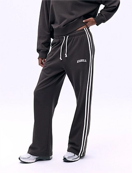 Varsity Loose Fit Sweatpants - coffee bean/white - XS