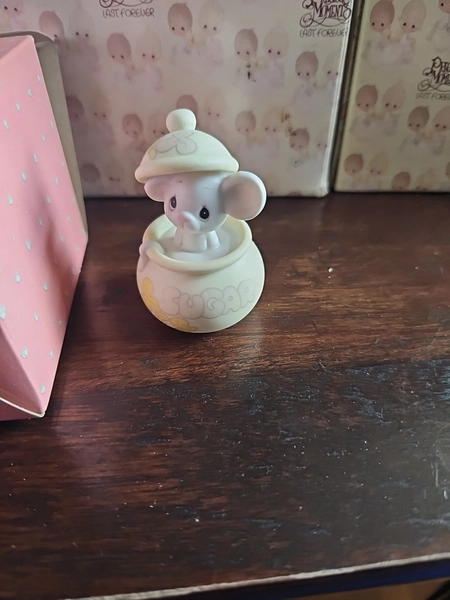 Precious Moments Figurine - Hi Sugar - BC871 - Member's Club - 1987 -Tree Symbol