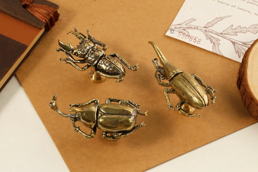 Insect series bronze drawer knobs handle, custom engraved Antique brass animals cabinet dresser handles Bronze beetle cupboard knobs handles