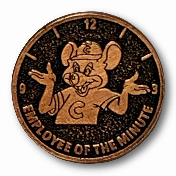 🌟🕰️RARE VINTAGE 90s Chuck E. Cheese "Employee of the Minute" Employee Pin🌟🕰️