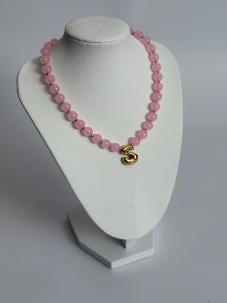 Beaded initial necklace - LIGHT PINK