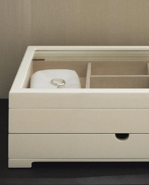 LARGE LACQUERED JEWELRY BOX WITH A DRAWER AND LID | Zara Home United States of America