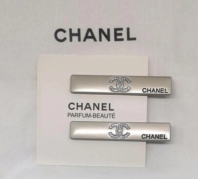 CHANEL 1pc Crystal Decor Hair Clip, Black Or Silver, Comes With Gift Box
