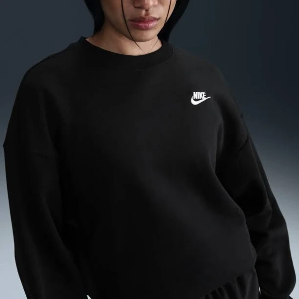 Nike Women's Sportswear Club Fleece Loose Crew-Neck Sweatshirt