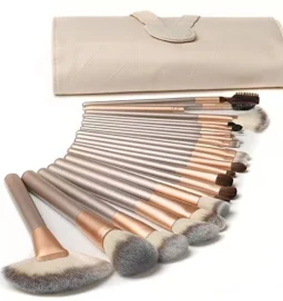 Ammiy 18 Piece Makeup Brush Set with Case Bag
