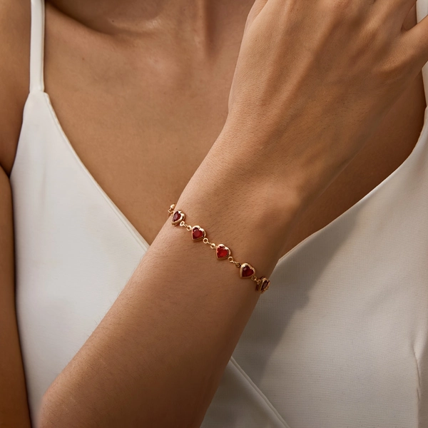 Elegant & Sexy Golden-Tone Women's Bracelet with Red Heart Charms - Glass Bead Accents, Perfect for Daily Wear & Parties, Charm Bracelet