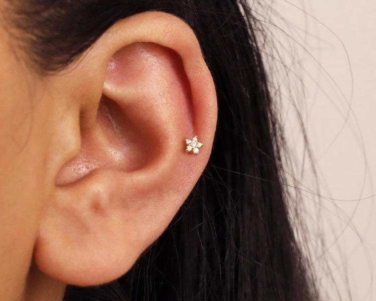 20G/18G/16G Tiny Flower Tragus Flat Back Labret • 925 Sterling Silver • Tragus Stud • Flat Back Earring • Helix • Conch Earring • Cartilage