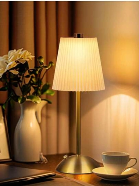 1pc Luxury European Style Bedside Lamp, Touch Control, 3-Color Dimmable, USB Charging, Metal Material, Suitable For Home, Office And Hotel Decor