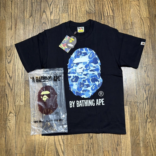Black and blue BAPE streetwear tee
• Size Large
• I...