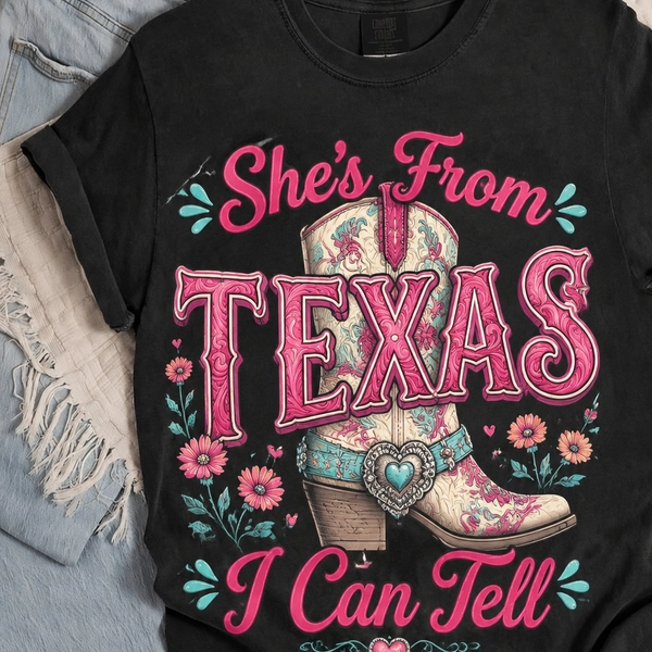 Funny She'S from Texas I Can Tell Graphic T-Shirt for Women, Cute Texas State Map Floral Print Tee, Southern Belle Queen Crown Bow Cow Skull Design, Casual Aesthetic Top for Beach Vacation, Texas Lover Gift