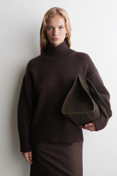 CHUNKY FUNNEL-NECK WOOL JUMPER