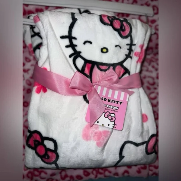 Hello Kitty Plush Blanket