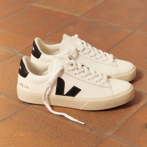 Veja Campo Leather